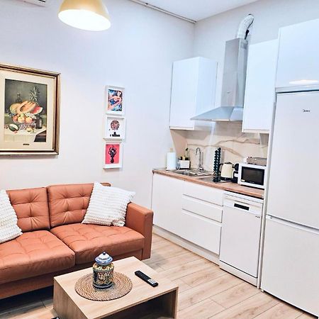 Acogedor Apartamento En Atocha By Bebalmy Madrid Exterior foto